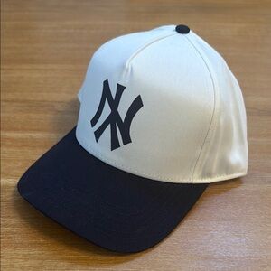 White and Navy NY Yankee Logo Cap